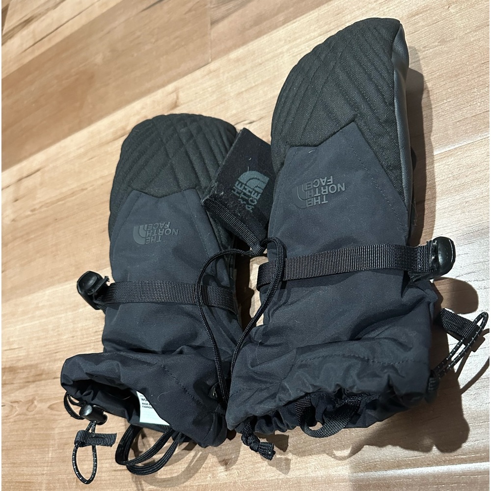 Extreme weather mittens NWOT